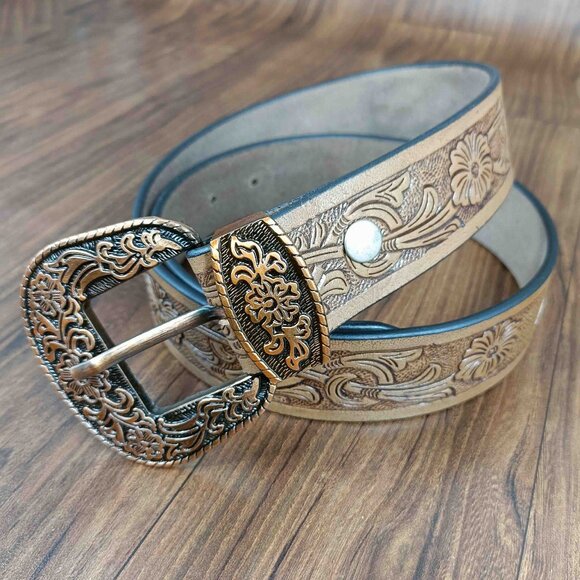Western Leather Belt with Engraved Floral Tooling, Unisex Design - Picture 4 of 12